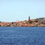 Seaside In Apartment Betina (Sibenik-Knin)