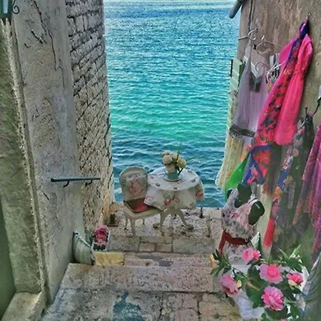 דירה Seaside In בטינה